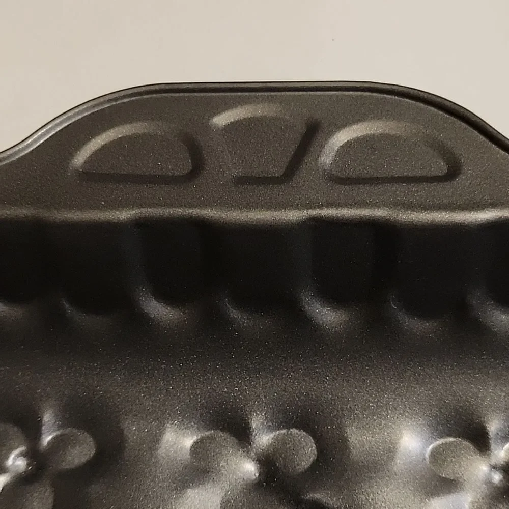 Wilton Floral Cake Pan